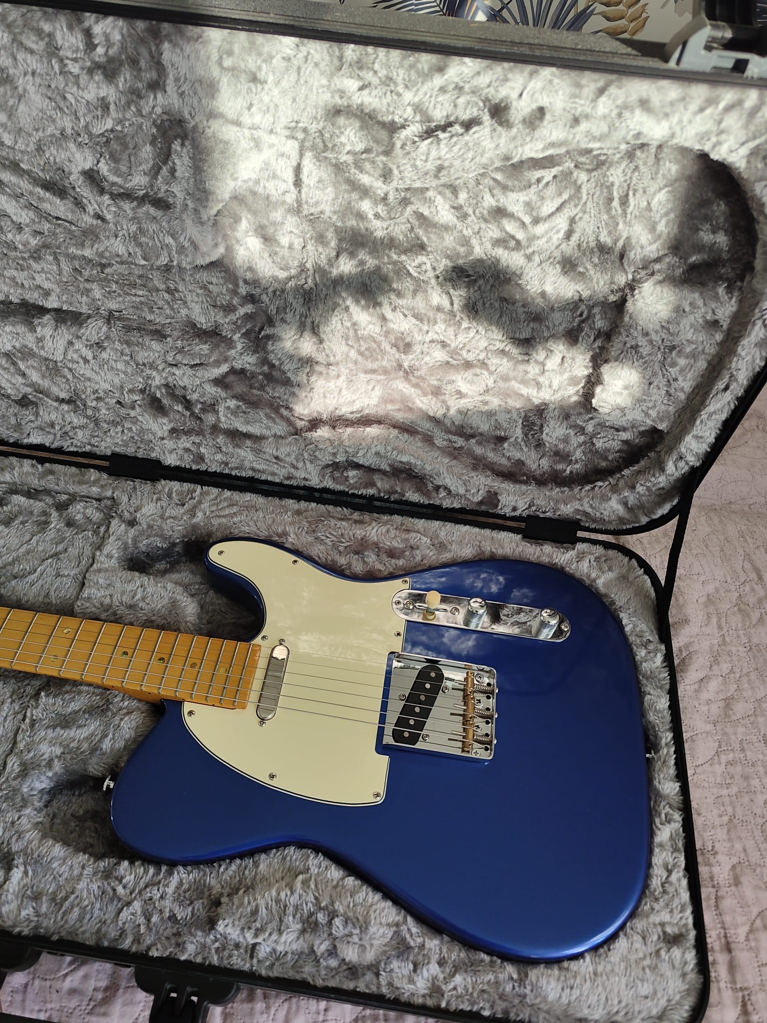 Gitara elektryczna budowana od podstaw w pracowni lutniczej